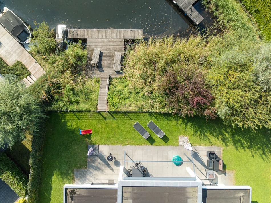 Draufsicht Ferienhaus mit eingezäuntem Garten am Veluwemeer