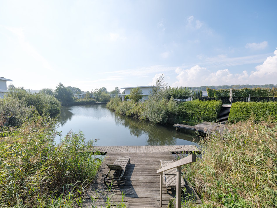 Ferienhaus Veluwemeer mit eigenem Steg und Bootsanleger